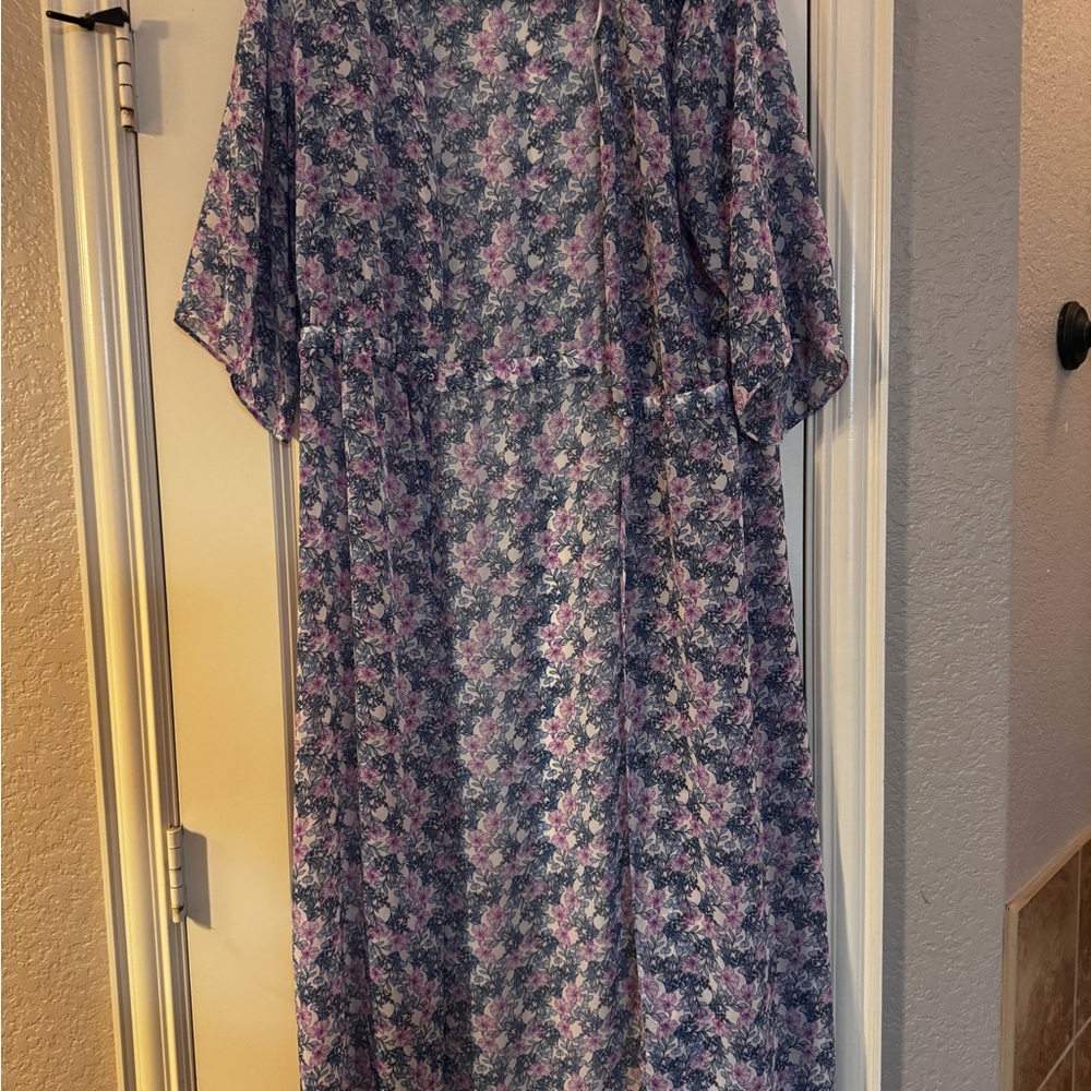 Vince Camuto Casual sheer wrap